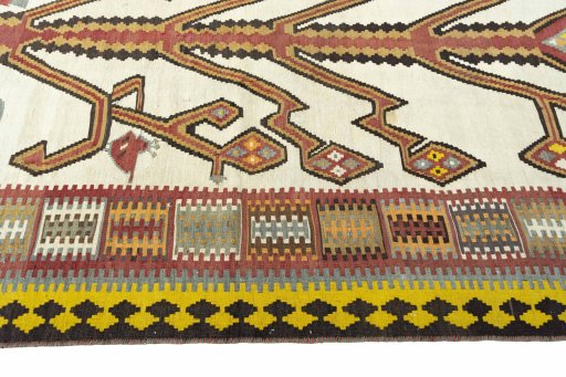 Close-up detail of 2000s Kilim Ghashghai rug from Iran / Persia showing Wool weave