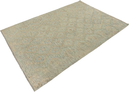 Corner detail of New Kilim Traditional rug showing border pattern and Wool pile