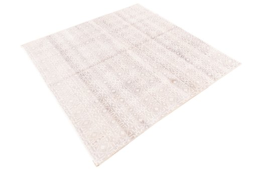 Corner detail of 1974s Kilim Traditional rug showing border pattern and Wool pile