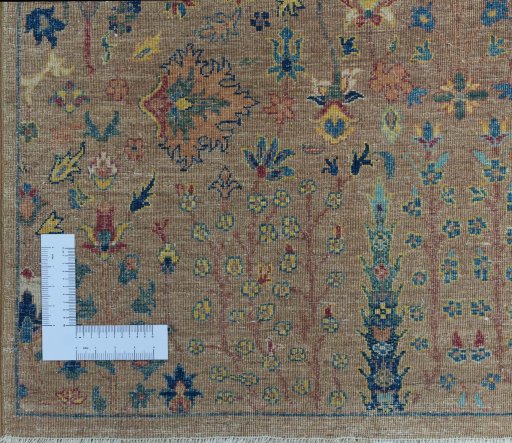 Corner detail of New Haj-jalili rug showing border pattern and Wool pile