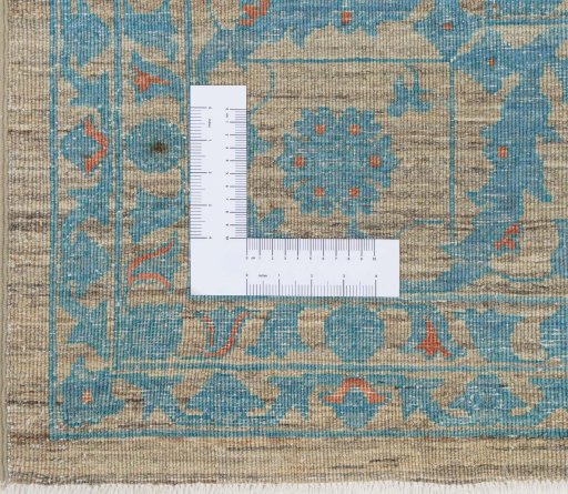 Corner detail of New Farahan rug showing border pattern and Wool pile