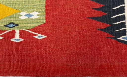 Central medallion detail of New Kilim Dastan rug from Turkey