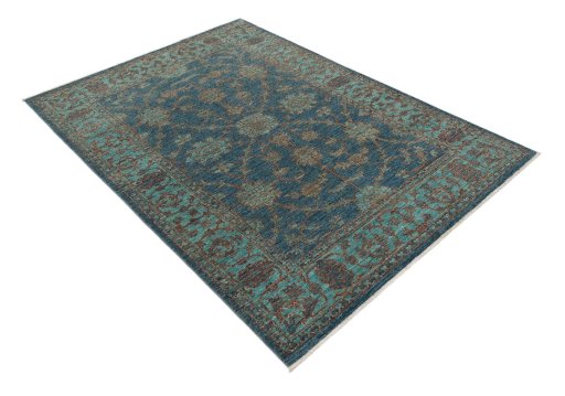 Corner detail of New Farahan rug showing border pattern and Wool pile