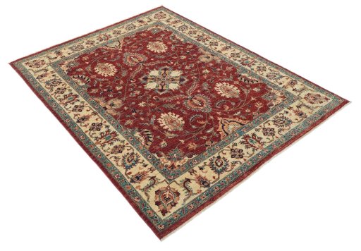 Corner detail of New Farahan rug showing border pattern and Wool pile