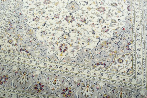 Close-up detail of New Kashan rug from Iran / Persia showing Cork weave