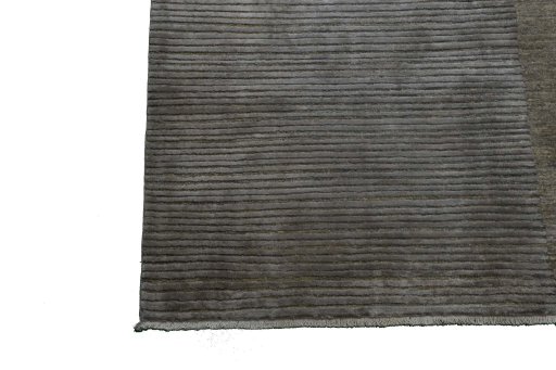 Corner detail of New Mahli rug showing border pattern and Wool pile