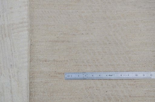 Surface texture of New Mahli rug with natural Wool and intricate pattern