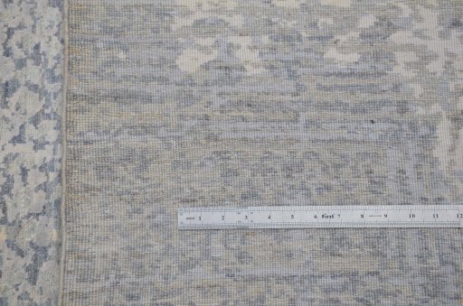 Surface texture of New Mahli rug with natural Wool and intricate pattern