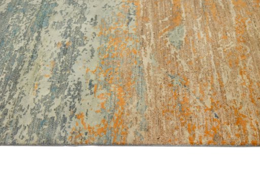 Corner detail of New Mahli rug showing border pattern and Wool pile