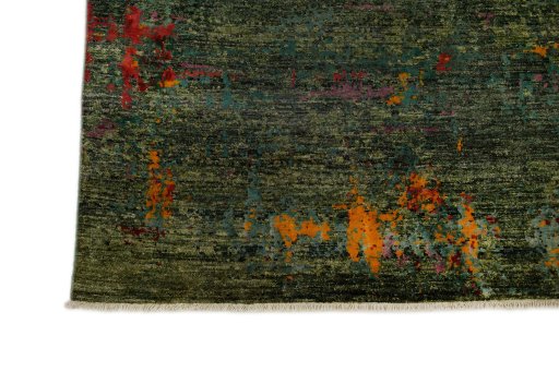 Surface texture of New Mahli rug with natural Wool and intricate pattern