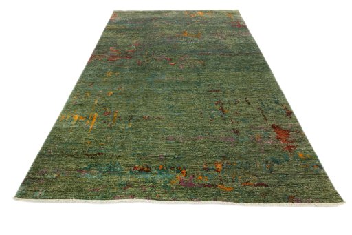 Surface texture of New Mahli rug with natural Wool and intricate pattern