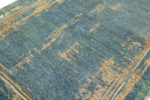 Central medallion detail of New Mahli rug from Pakistan