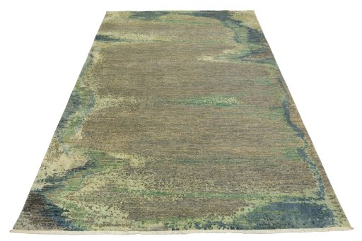 Surface texture of New Mahli rug with natural Wool and intricate pattern