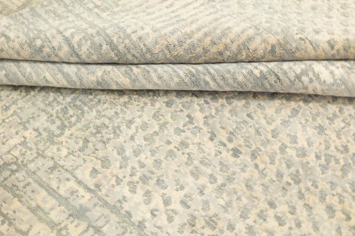 Corner detail of New Mahli rug showing border pattern and Wool pile
