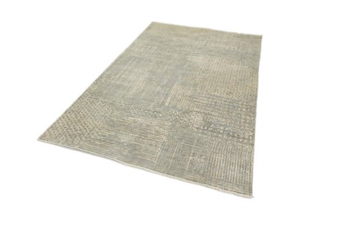 Corner detail of New Mahli rug showing border pattern and Wool pile