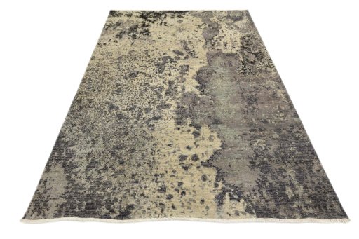 Surface texture of New Mahli rug with natural Wool and intricate pattern