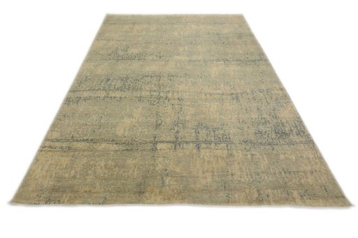 Surface texture of New Mahli rug with natural Wool and intricate pattern