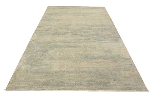 Surface texture of New Mahli rug with natural Wool and intricate pattern