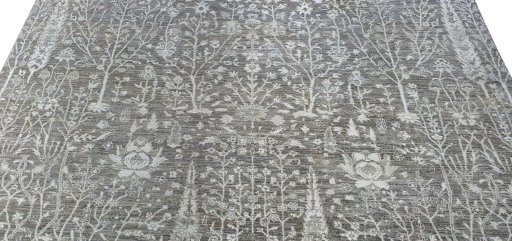 Central medallion detail of New Mahli rug from Pakistan