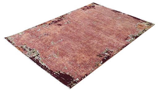 Surface texture of New Mahli rug with natural Wool and intricate pattern