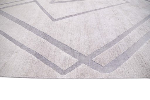 Close-up detail of New Mahli rug from Pakistan showing Mercesized Cotton weave