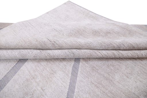 Surface texture of New Mahli rug with natural Mercesized Cotton and intricate pattern