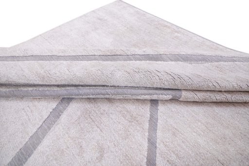 Surface texture of New Mahli rug with natural Mercesized Cotton and intricate pattern