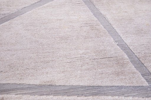 Central medallion detail of New Mahli rug from Pakistan