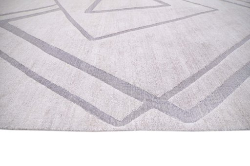 Close-up detail of New Mahli rug from Pakistan showing Mercesized Cotton weave