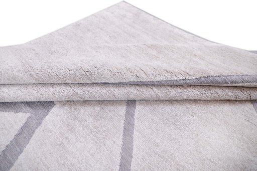 Surface texture of New Mahli rug with natural Mercesized Cotton and intricate pattern