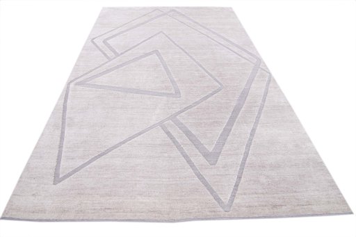 Surface texture of New Mahli rug with natural Mercesized Cotton and intricate pattern