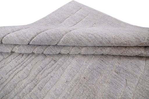 Surface texture of New Mahli rug with natural Wool and intricate pattern
