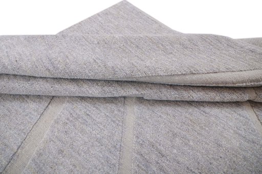 Surface texture of New Mahli rug with natural Wool and intricate pattern