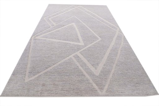 Surface texture of New Mahli rug with natural Wool and intricate pattern