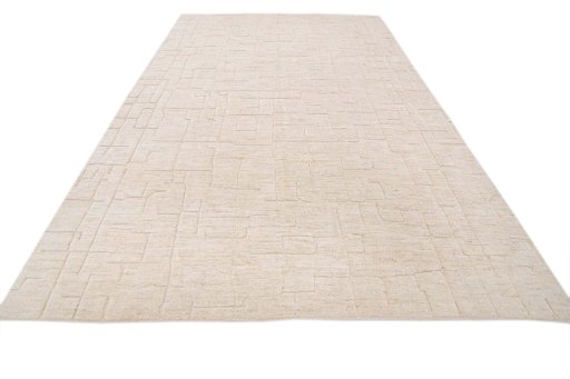 Surface texture of New Mahli rug with natural Wool and intricate pattern
