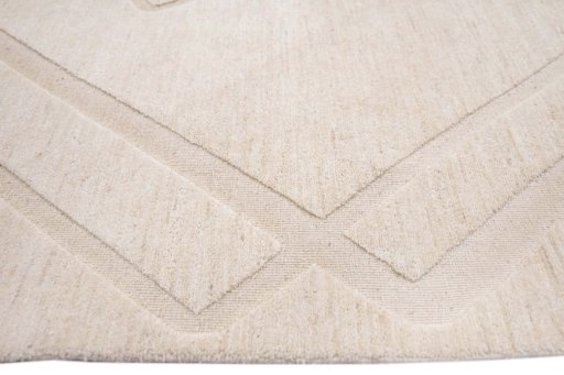 Corner detail of New Mahli rug showing border pattern and Wool pile