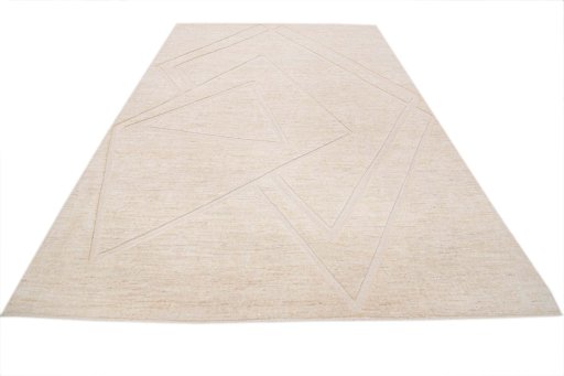 Surface texture of New Mahli rug with natural Wool and intricate pattern