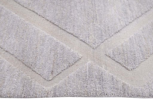 Corner detail of New Mahli rug showing border pattern and Wool pile