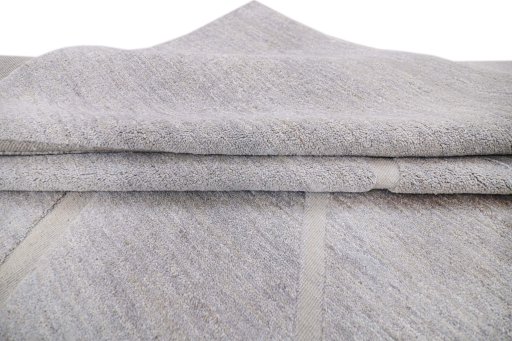 Surface texture of New Mahli rug with natural Wool and intricate pattern