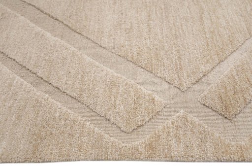 Corner detail of New Mahli rug showing border pattern and Wool pile