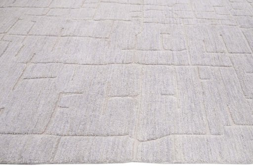 Corner detail of New Mahli rug showing border pattern and Wool pile
