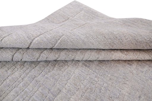 Surface texture of New Mahli rug with natural Wool and intricate pattern