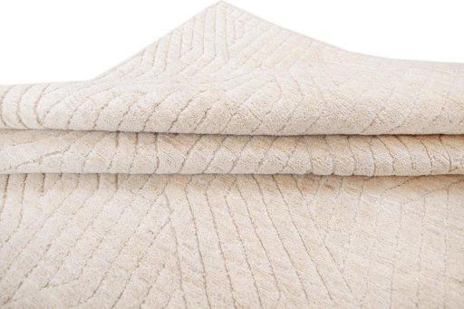 Surface texture of New Mahli rug with natural Wool and intricate pattern