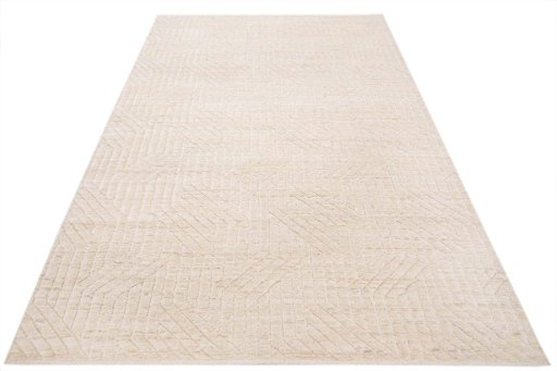 Surface texture of New Mahli rug with natural Wool and intricate pattern