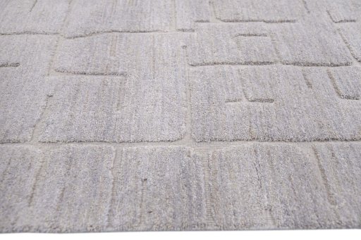 Corner detail of New Mahli rug showing border pattern and Wool pile