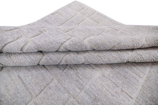 Surface texture of New Mahli rug with natural Wool and intricate pattern