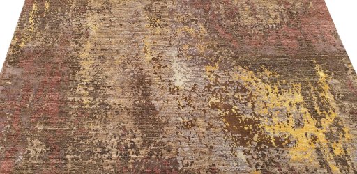 Surface texture of New Mahli rug with natural Wool and intricate pattern