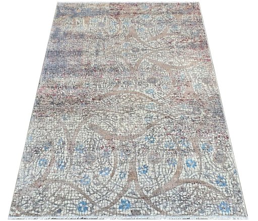 Corner detail of New Mahli rug showing border pattern and Wool pile