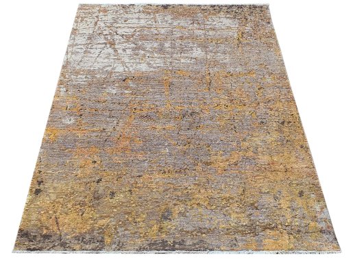 Corner detail of New Mahli rug showing border pattern and Wool pile