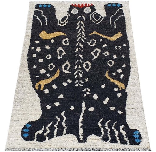 Corner detail of New Morocco rug showing border pattern and Wool pile
